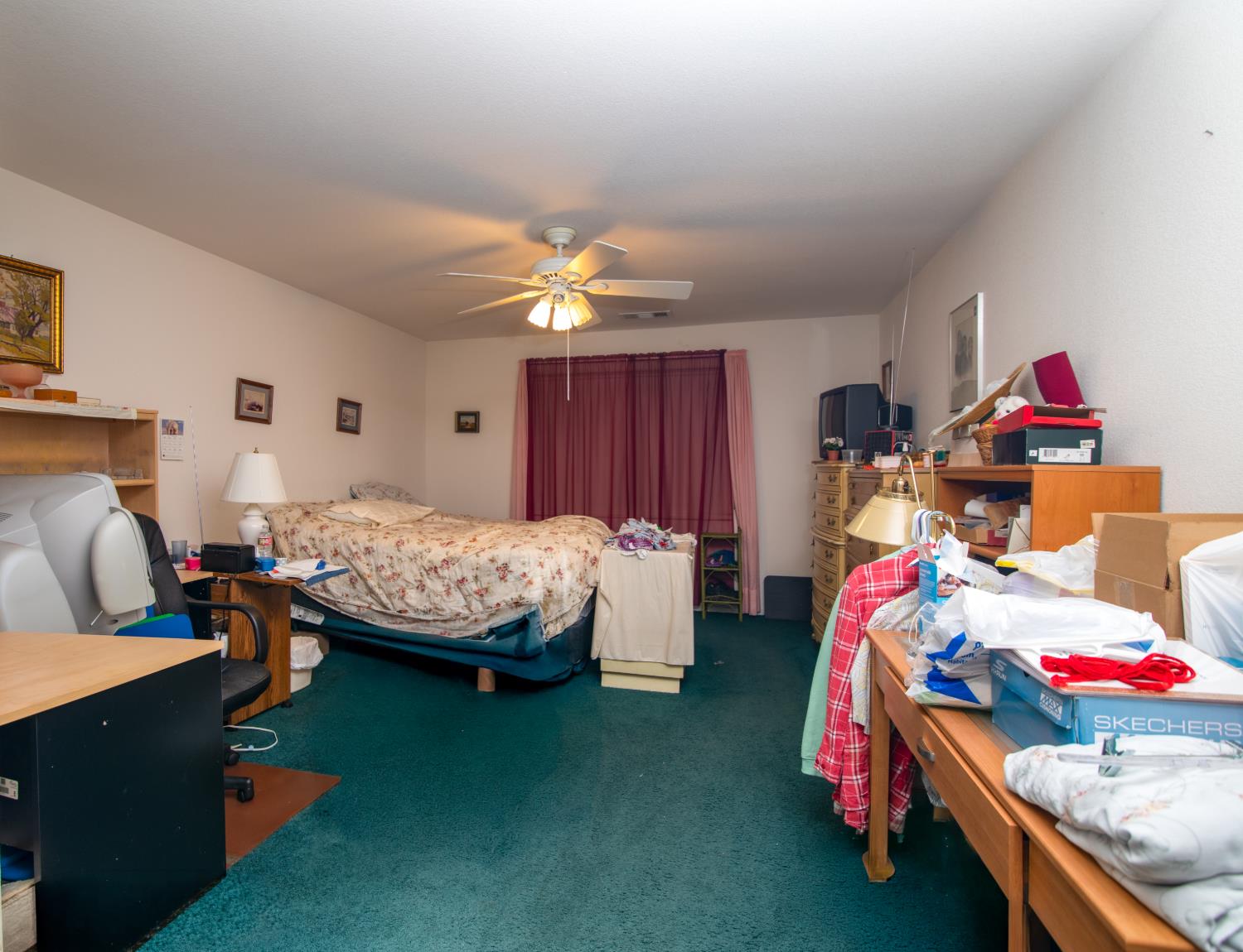 2601 E Pryor Dr, Fresno, CA 93720
