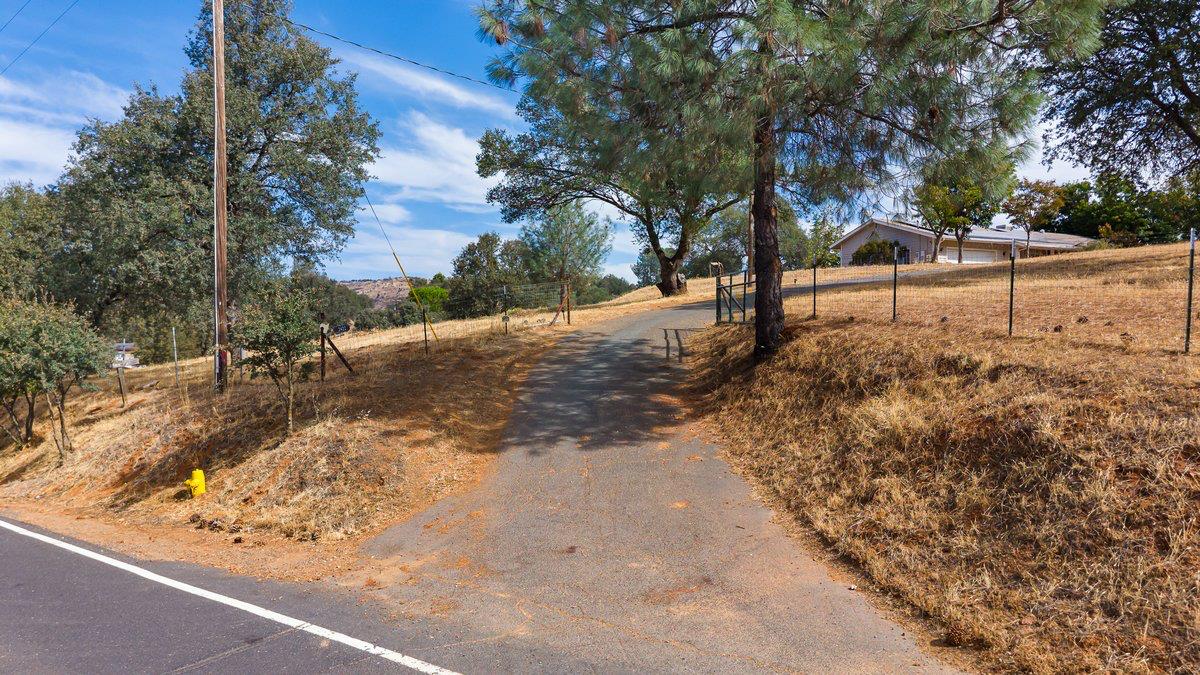2422 Cheyenne Rd, Copperopolis, CA 95228
