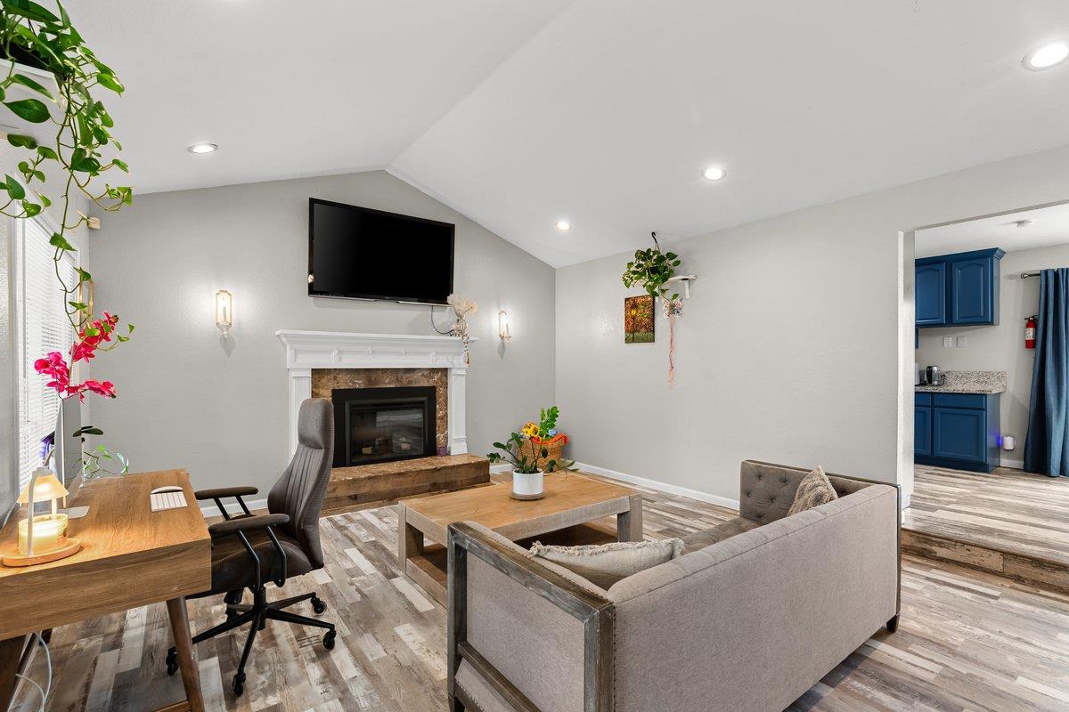 2422 Cheyenne Rd, Copperopolis, CA 95228