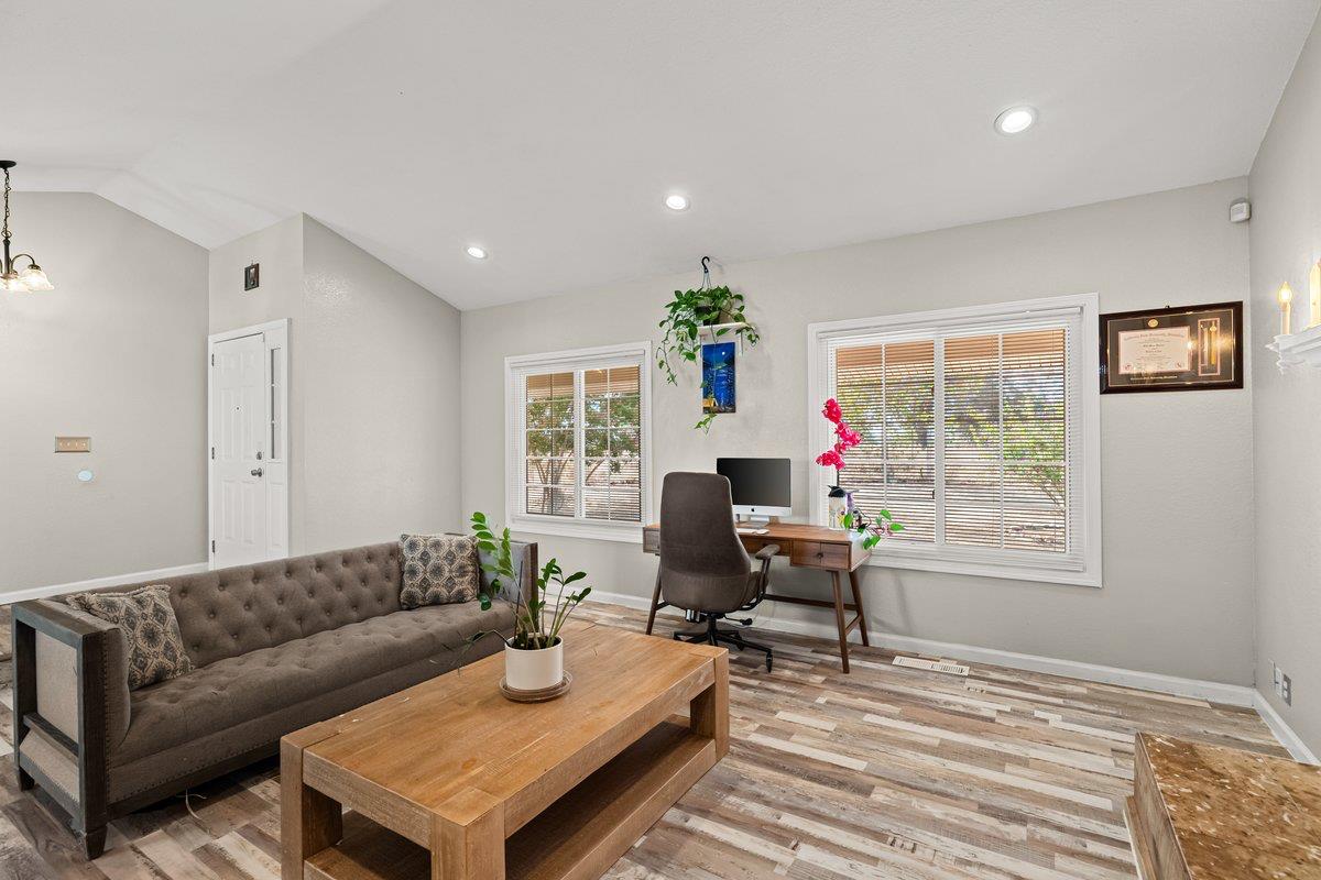2422 Cheyenne Rd, Copperopolis, CA 95228