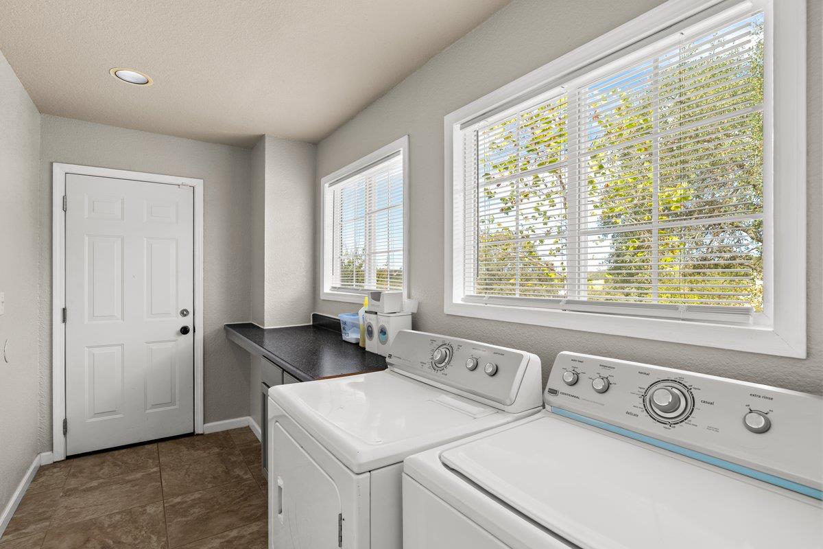 2422 Cheyenne Rd, Copperopolis, CA 95228
