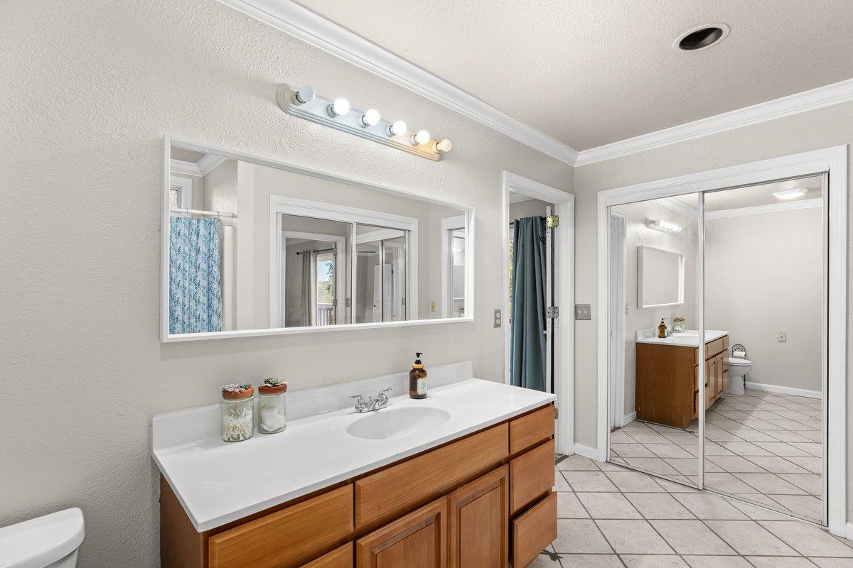 2422 Cheyenne Rd, Copperopolis, CA 95228