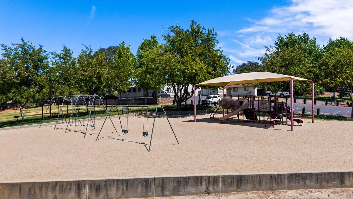 2422 Cheyenne Rd, Copperopolis, CA 95228