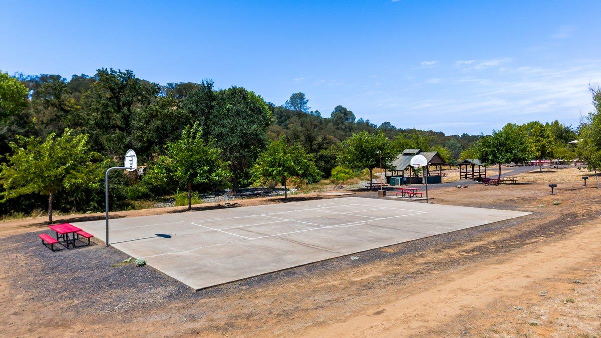 2422 Cheyenne Rd, Copperopolis, CA 95228