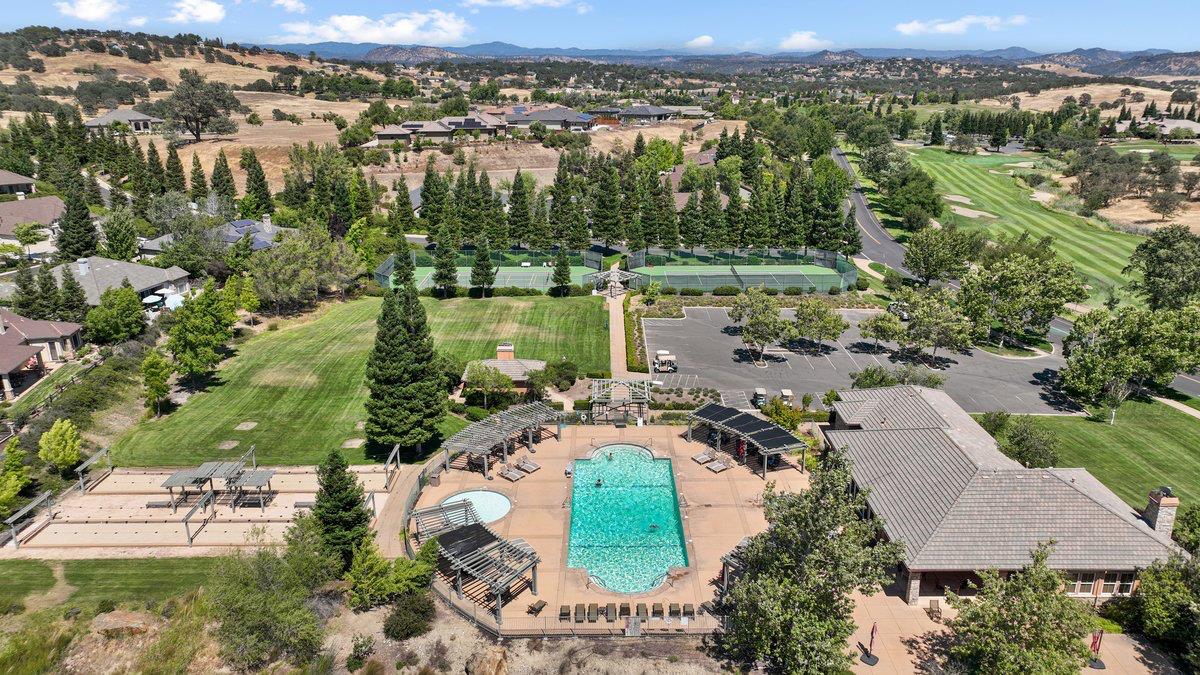 2422 Cheyenne Rd, Copperopolis, CA 95228