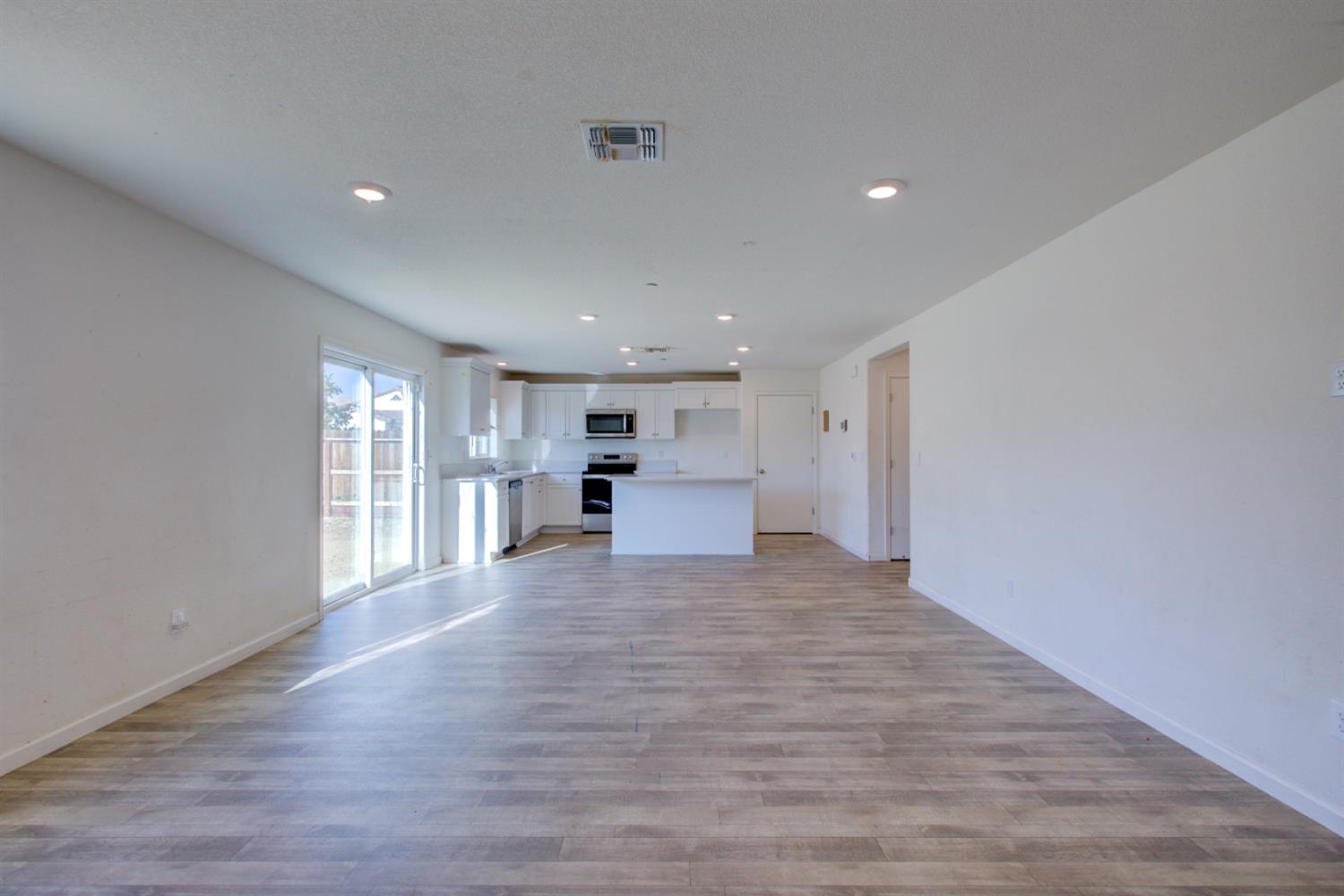 2220 Blossom Ranch Rd, Patterson, CA 95363