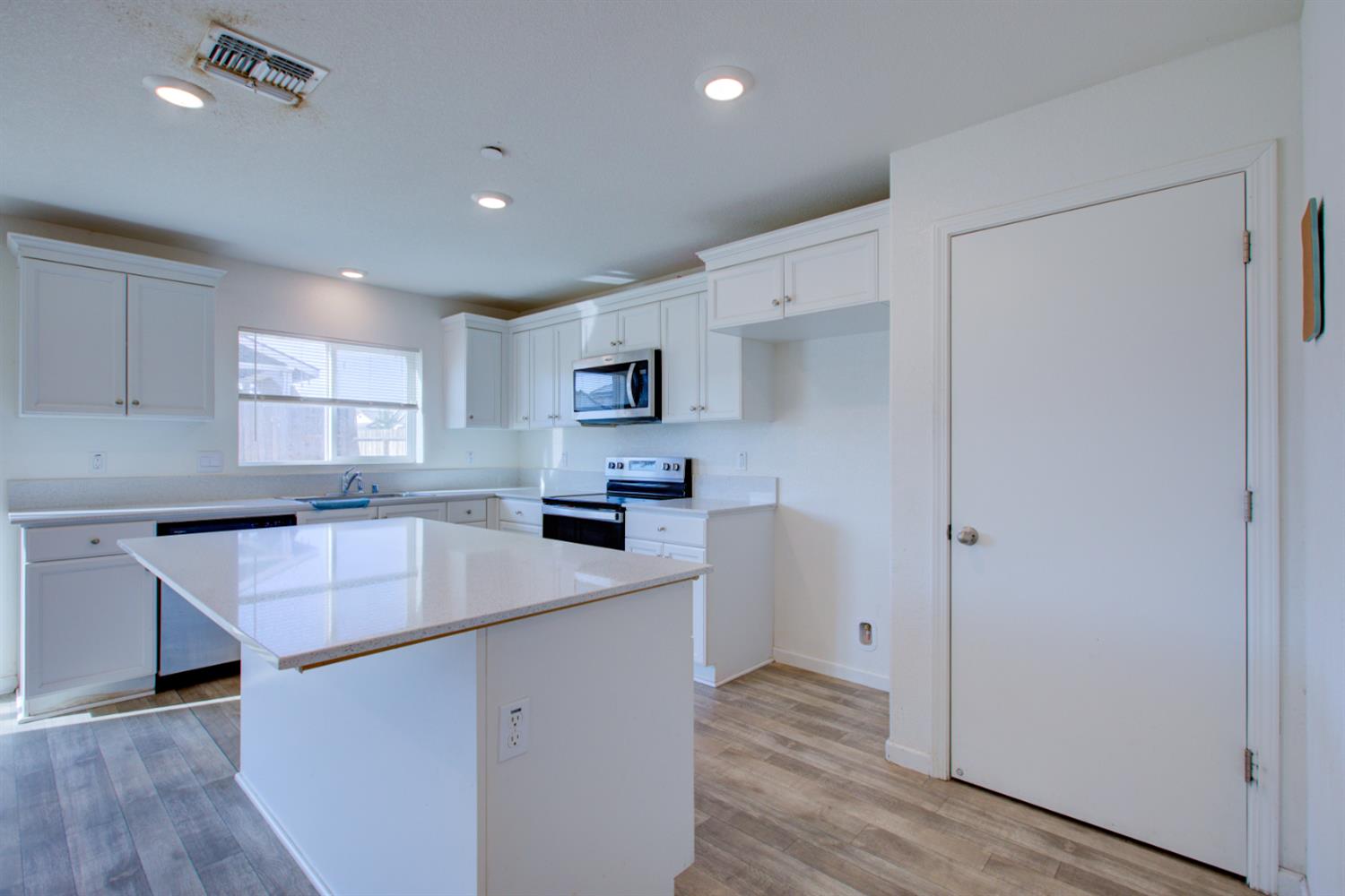 2220 Blossom Ranch Rd, Patterson, CA 95363