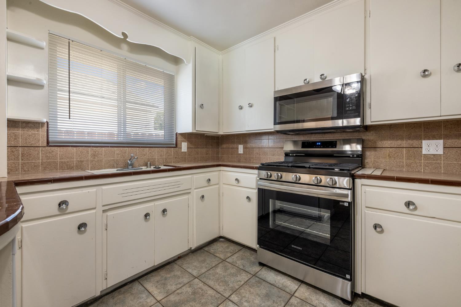 418 Lupton St, Manteca, CA 95337