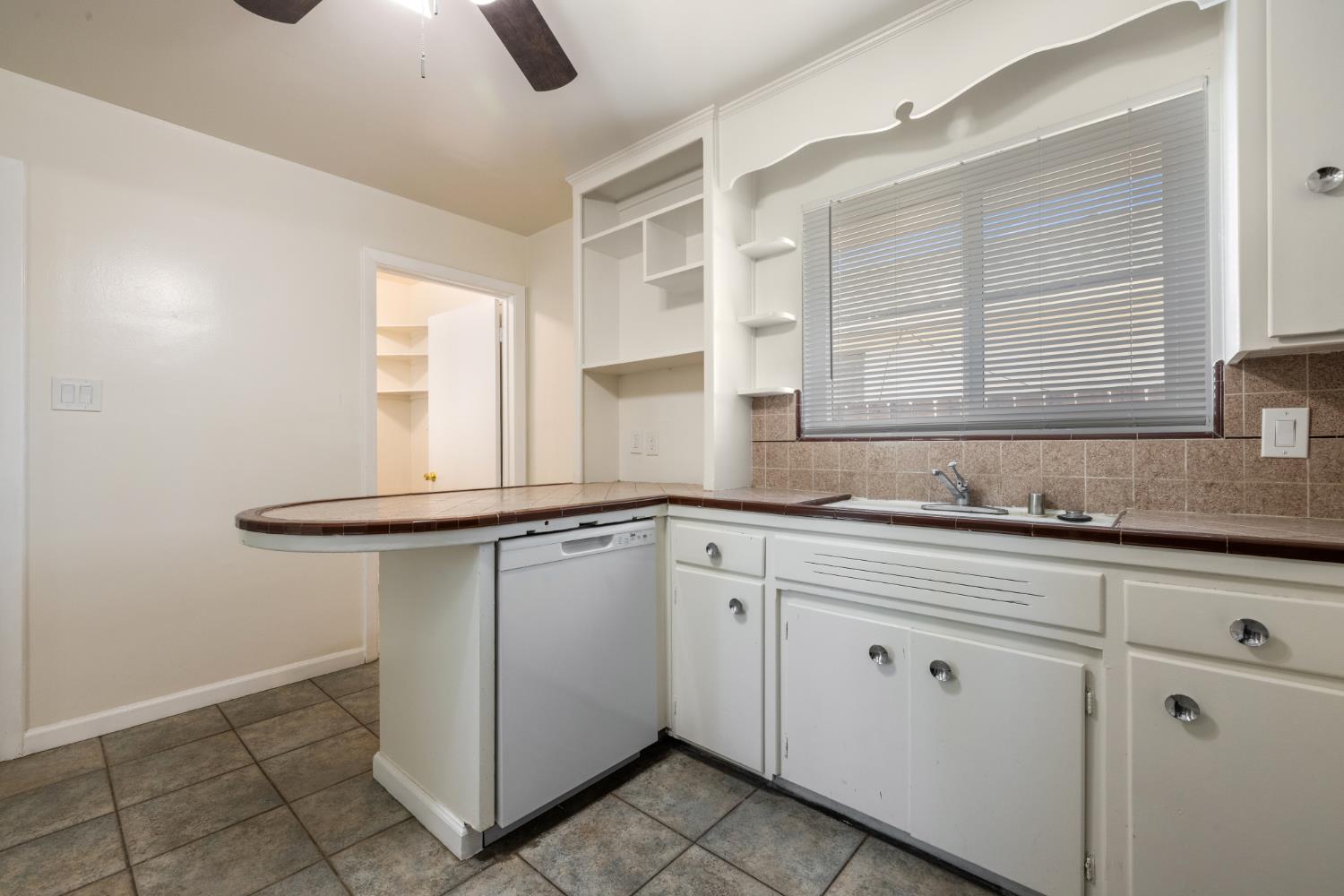 418 Lupton St, Manteca, CA 95337