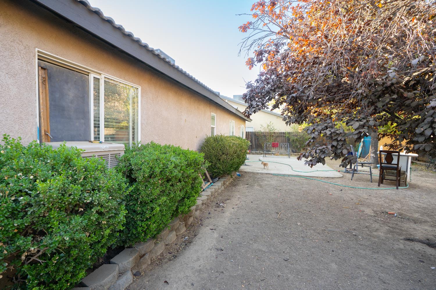 220 Walker Ln, Coalinga, CA 93210