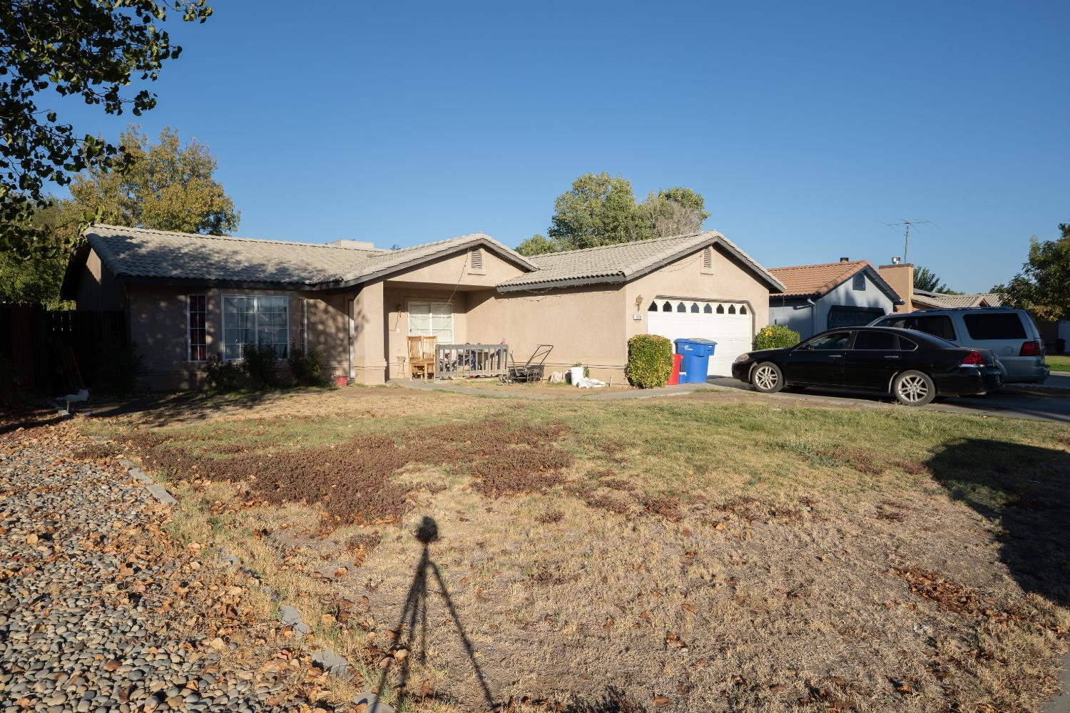 220 Walker Ln, Coalinga, CA 93210