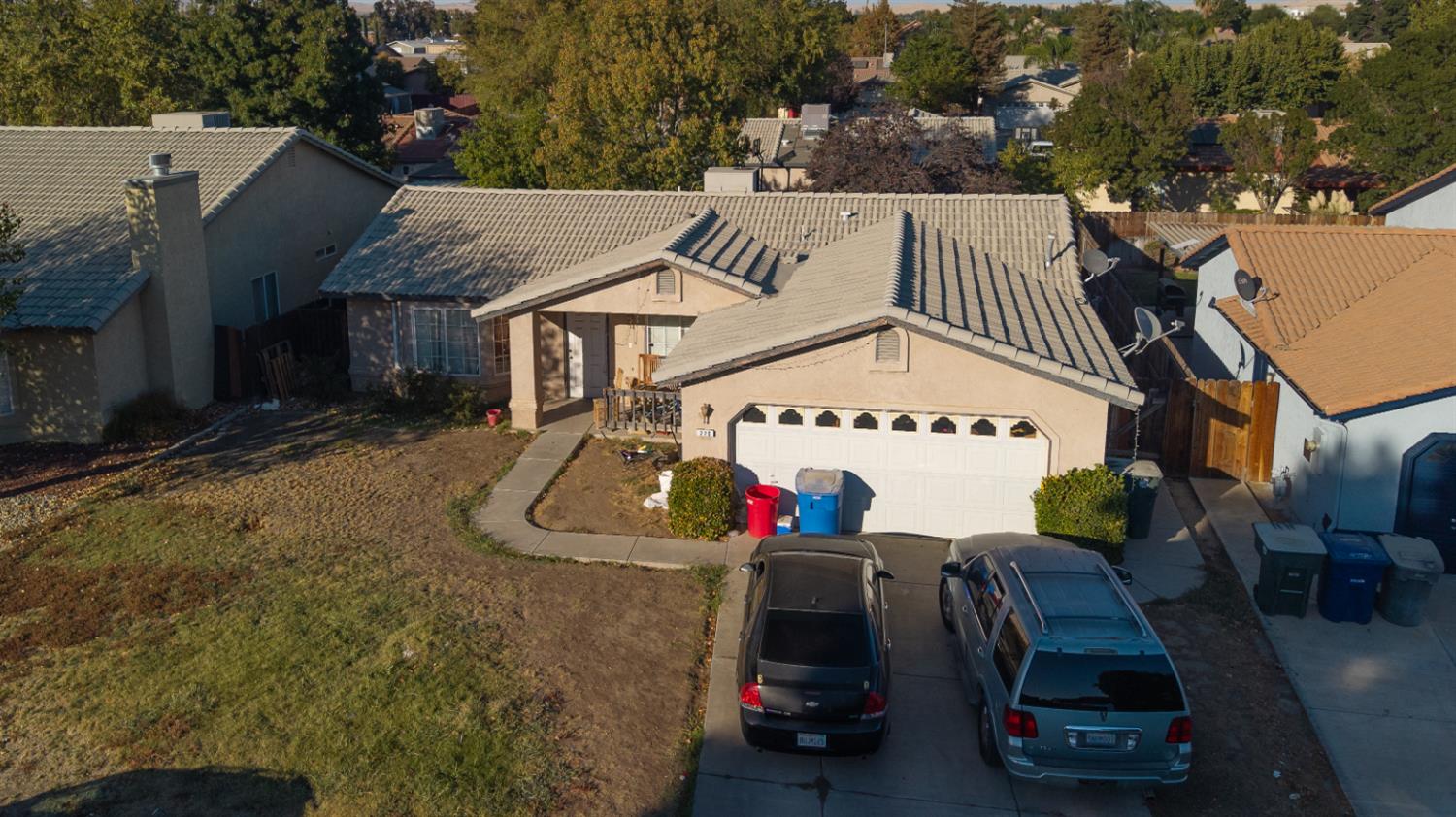 220 Walker Ln, Coalinga, CA 93210