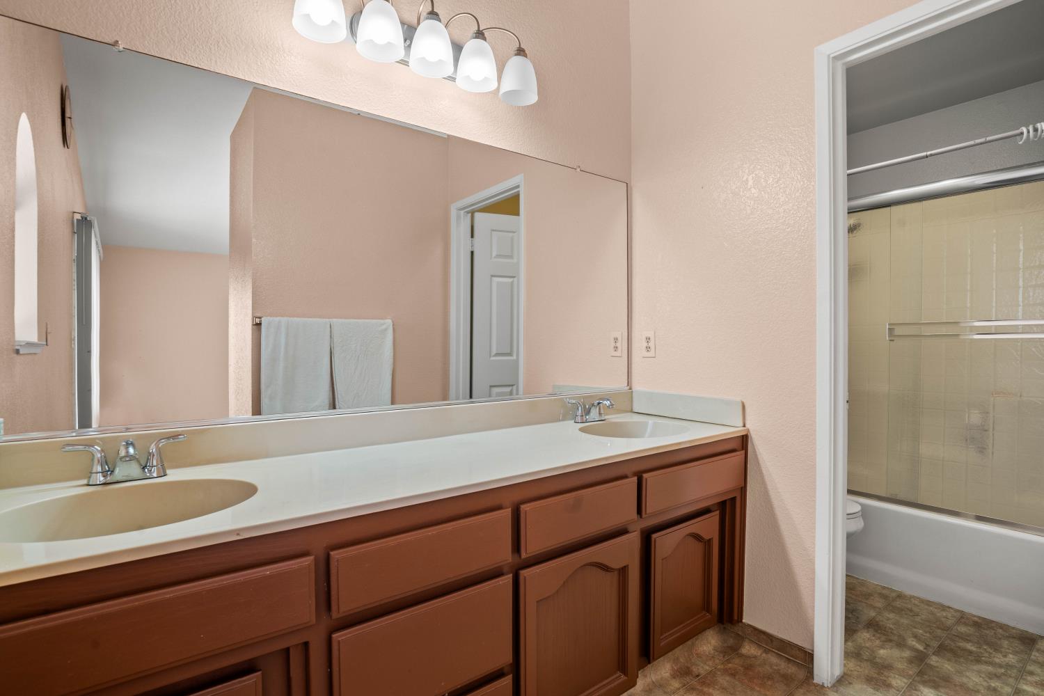 7868 Klint Dr, Hilmar, CA 95324