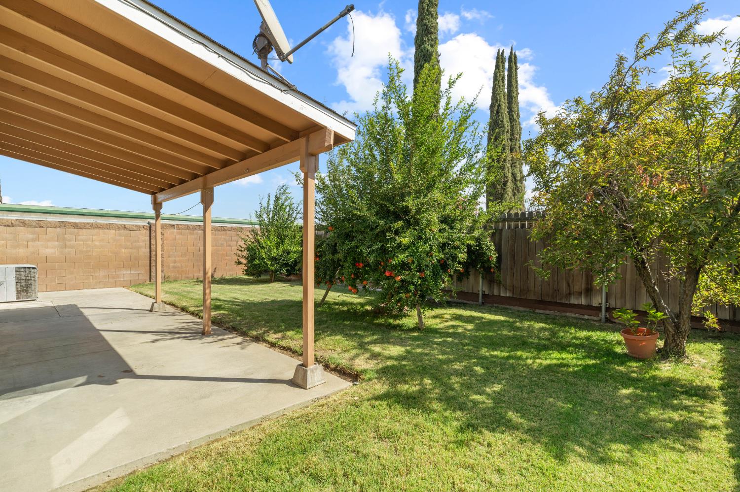 7868 Klint Dr, Hilmar, CA 95324
