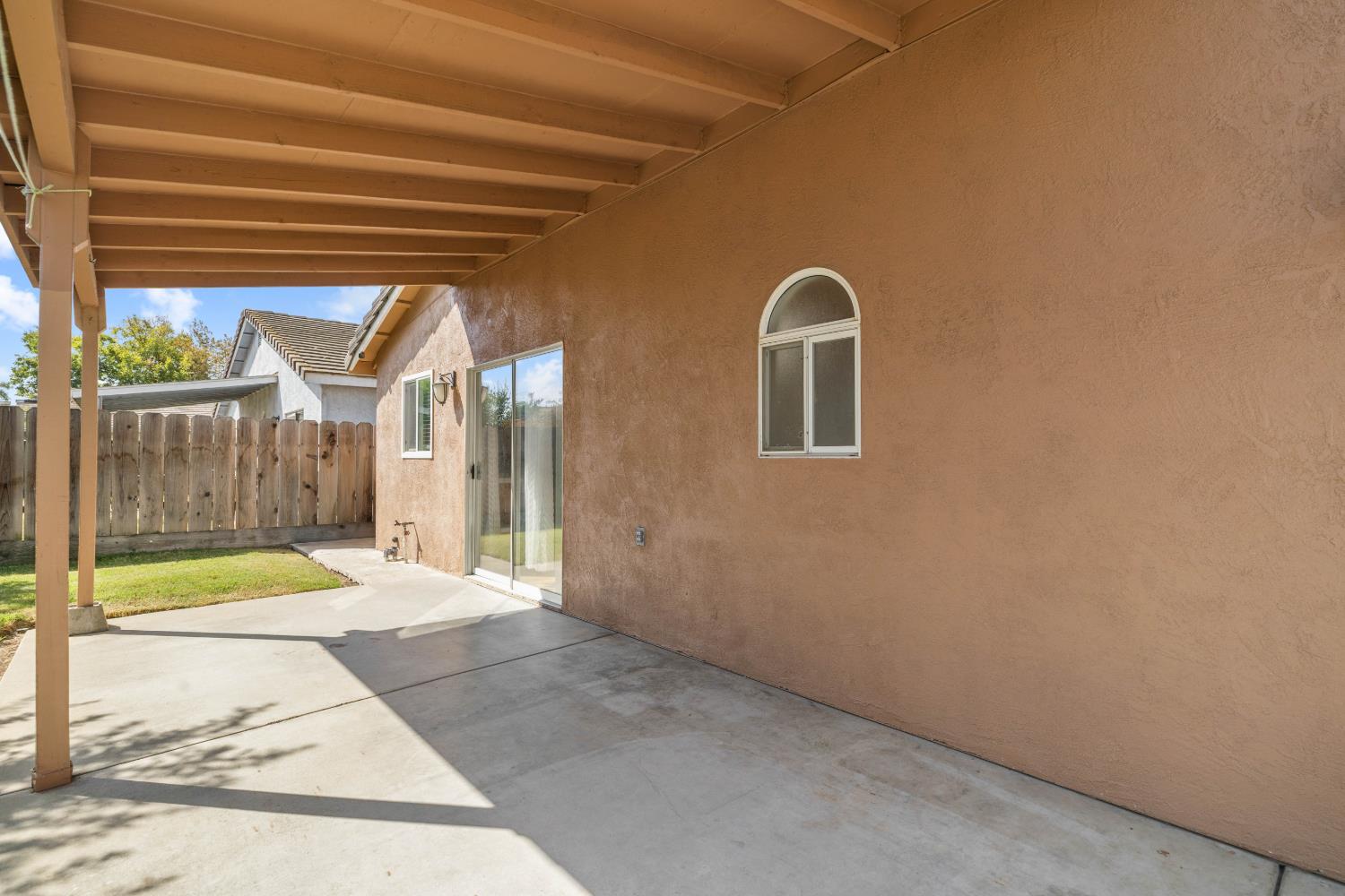 7868 Klint Dr, Hilmar, CA 95324
