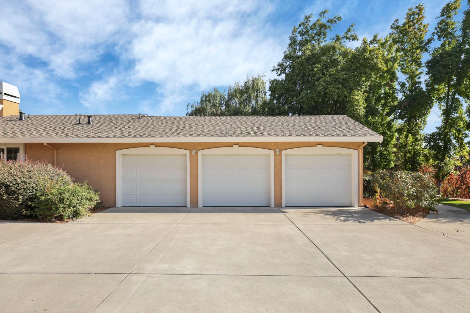 10009 Country Oak Ct, Oakdale, CA 95361