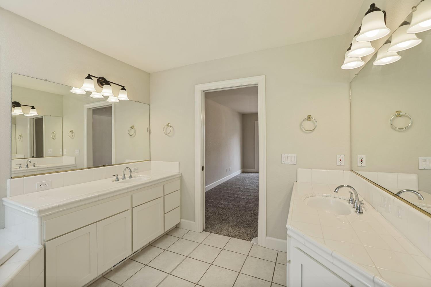 10009 Country Oak Ct, Oakdale, CA 95361