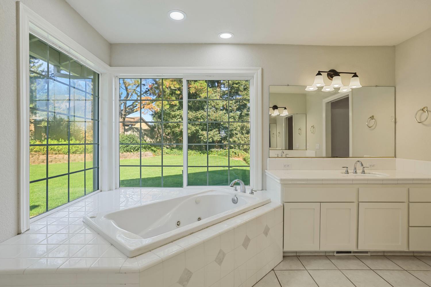 10009 Country Oak Ct, Oakdale, CA 95361