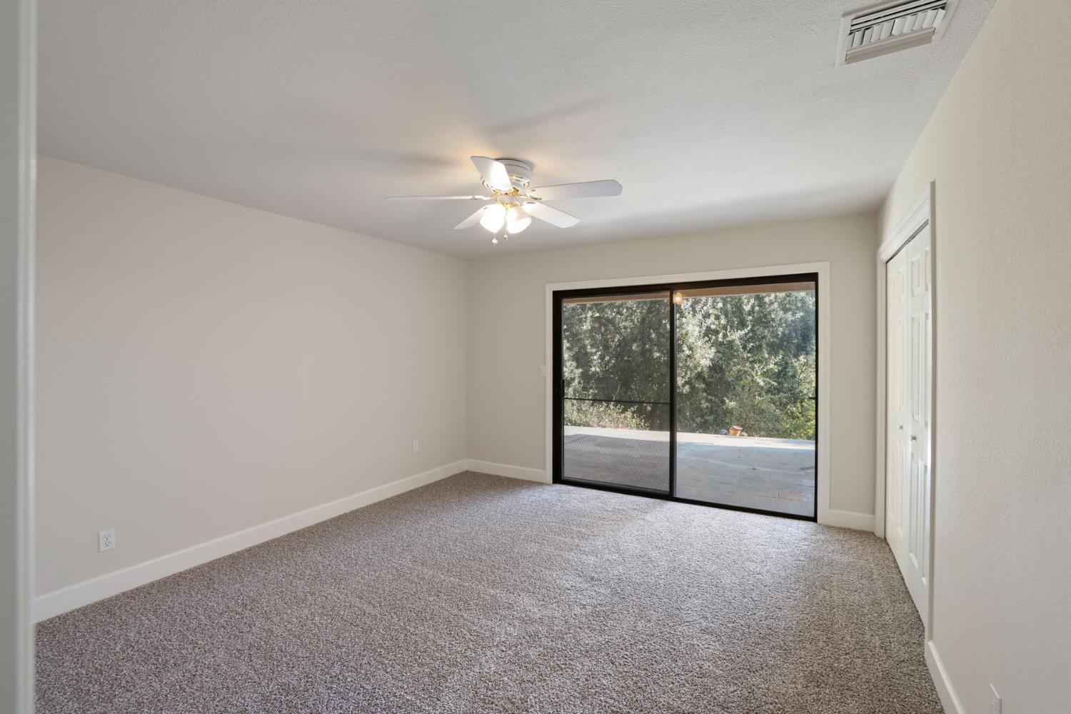 10009 Country Oak Ct, Oakdale, CA 95361