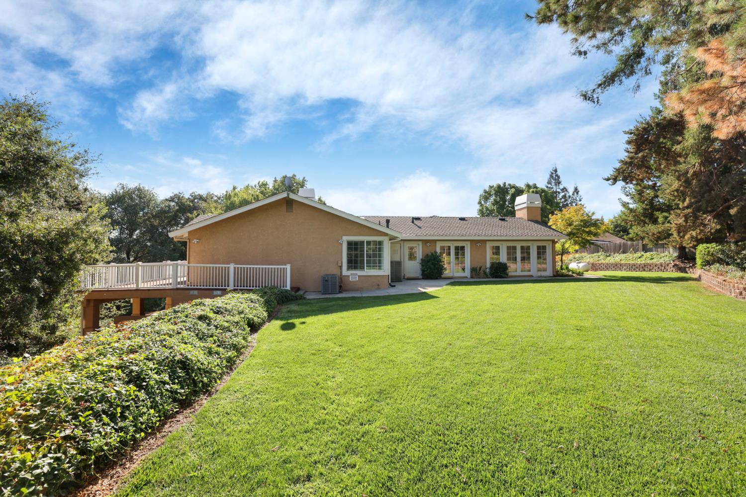 10009 Country Oak Ct, Oakdale, CA 95361