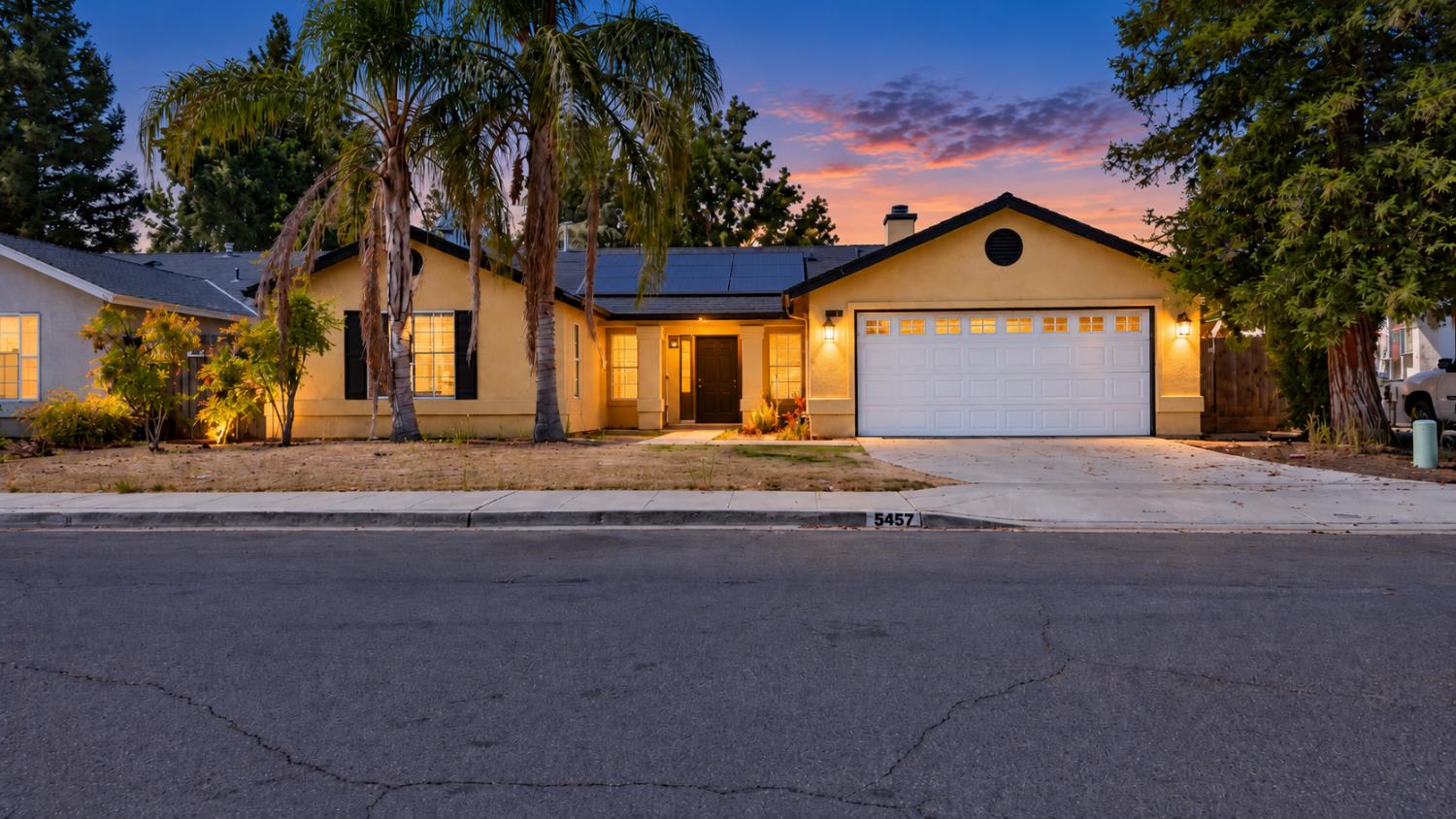 5457 N Ensanada Ave, Fresno, CA 93723