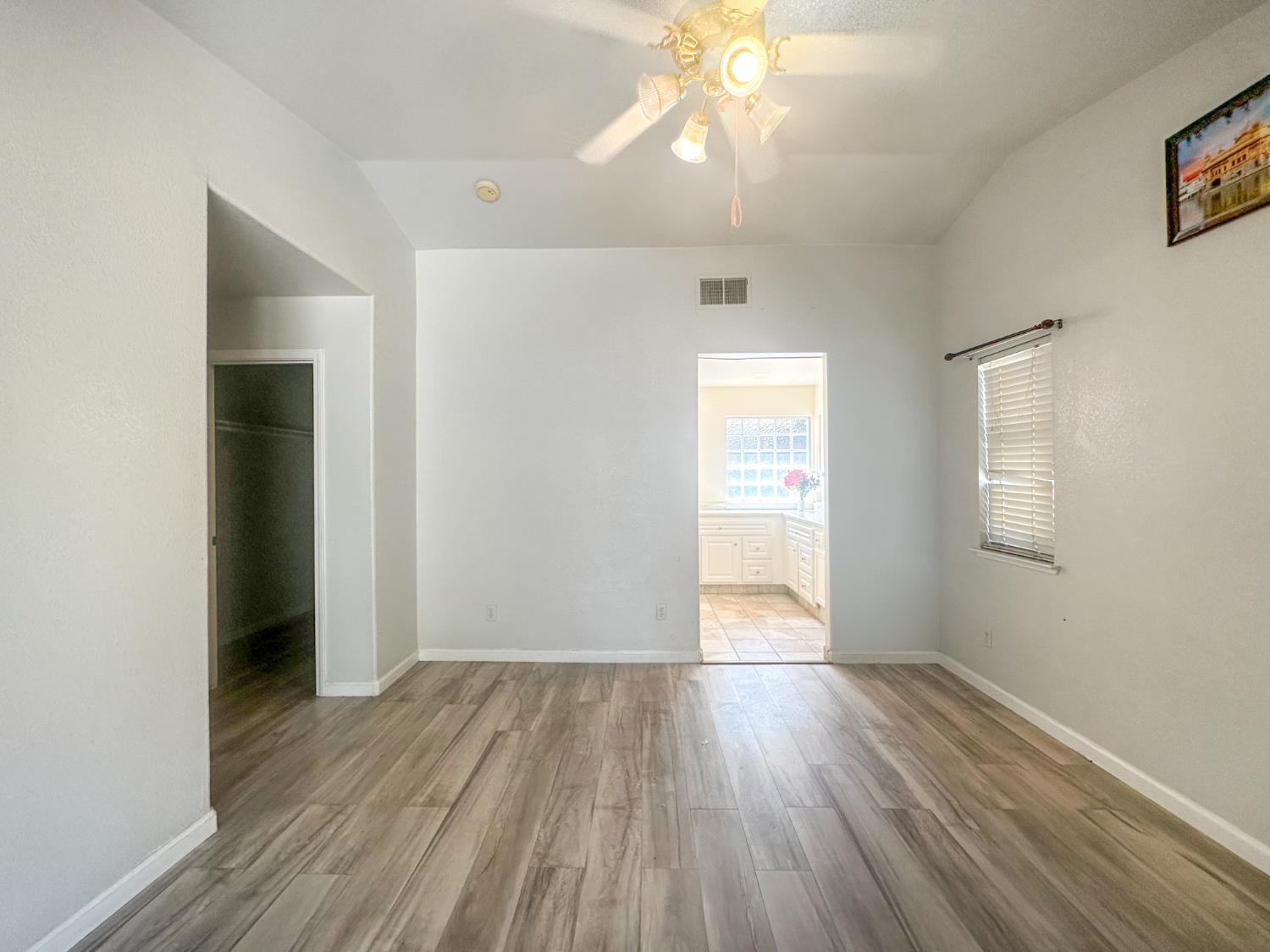 5457 N Ensanada Ave, Fresno, CA 93723
