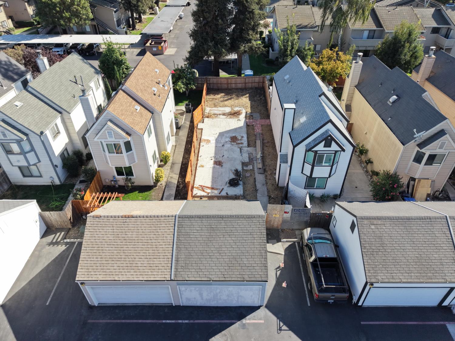 402 Golf Cir #E, Manteca, CA 95337