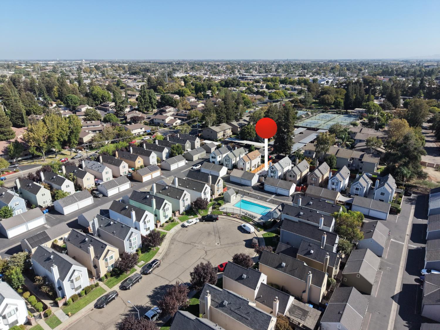 402 Golf Cir #E, Manteca, CA 95337