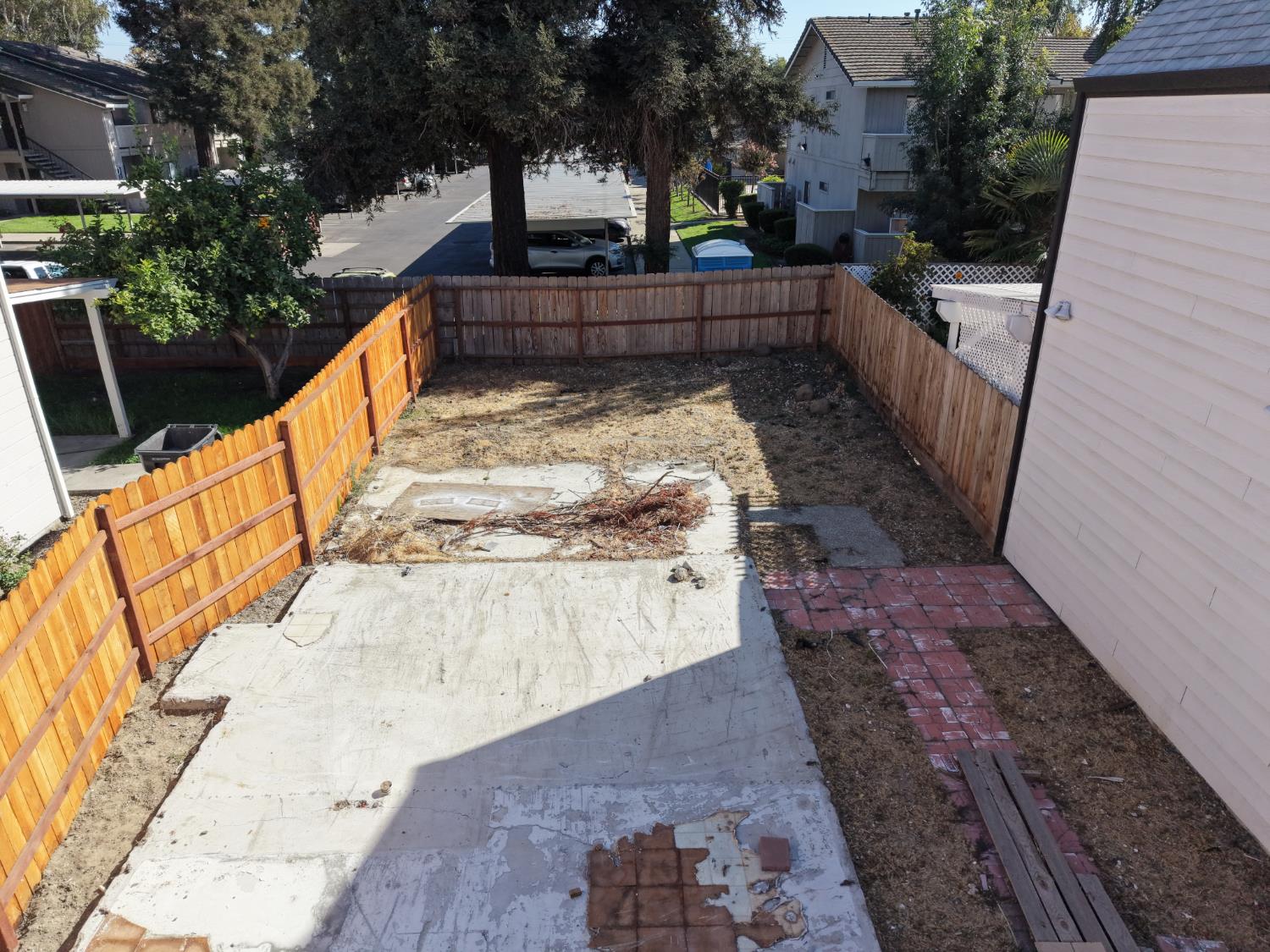402 Golf Cir #E, Manteca, CA 95337