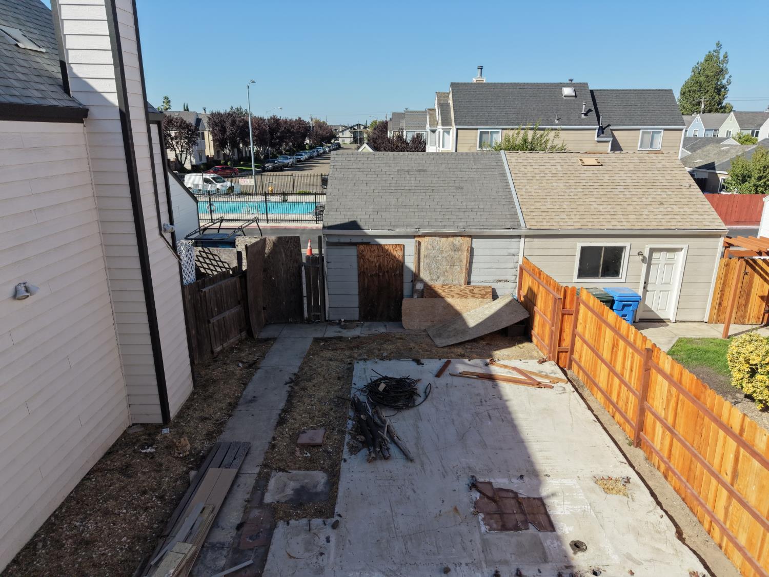 402 Golf Cir #E, Manteca, CA 95337