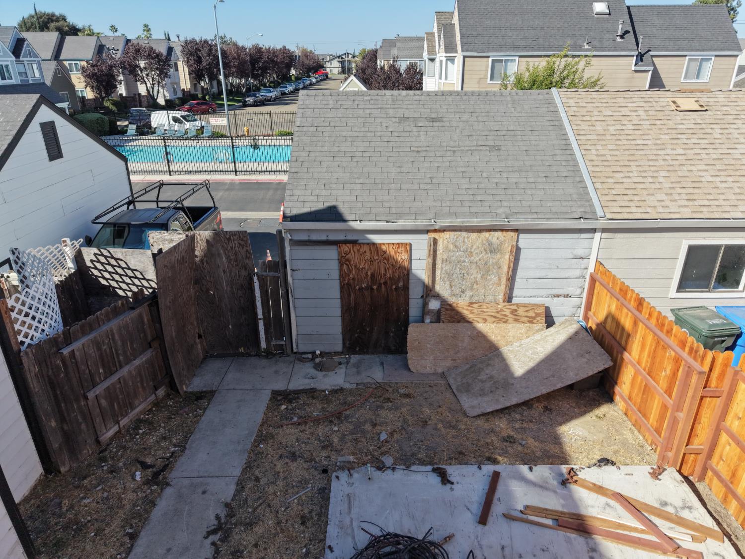 402 Golf Cir #E, Manteca, CA 95337