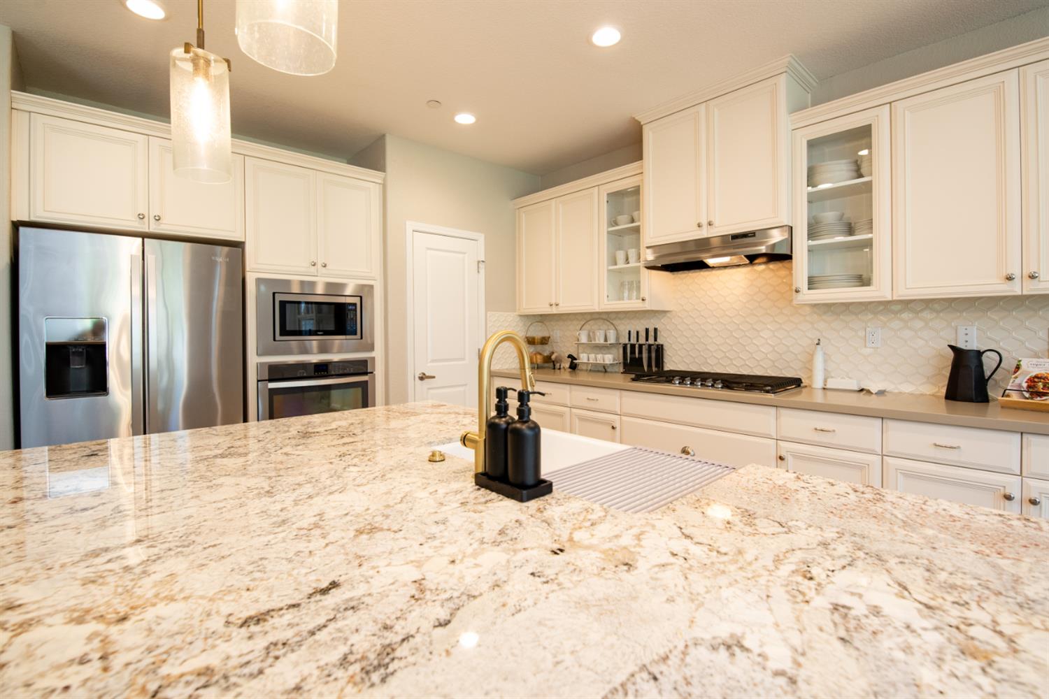 333 Franklin Ln, Ripon, CA 95366