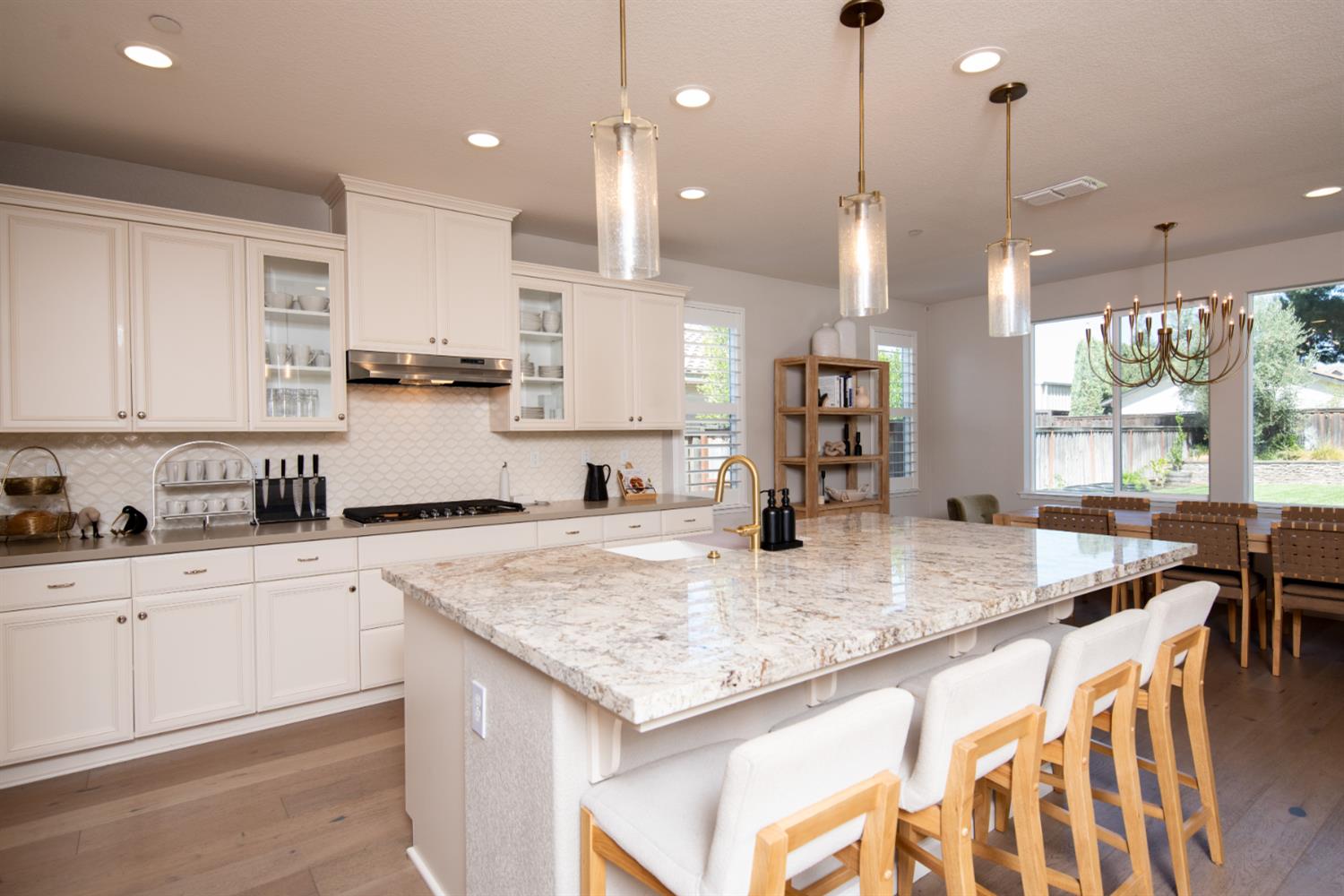 333 Franklin Ln, Ripon, CA 95366