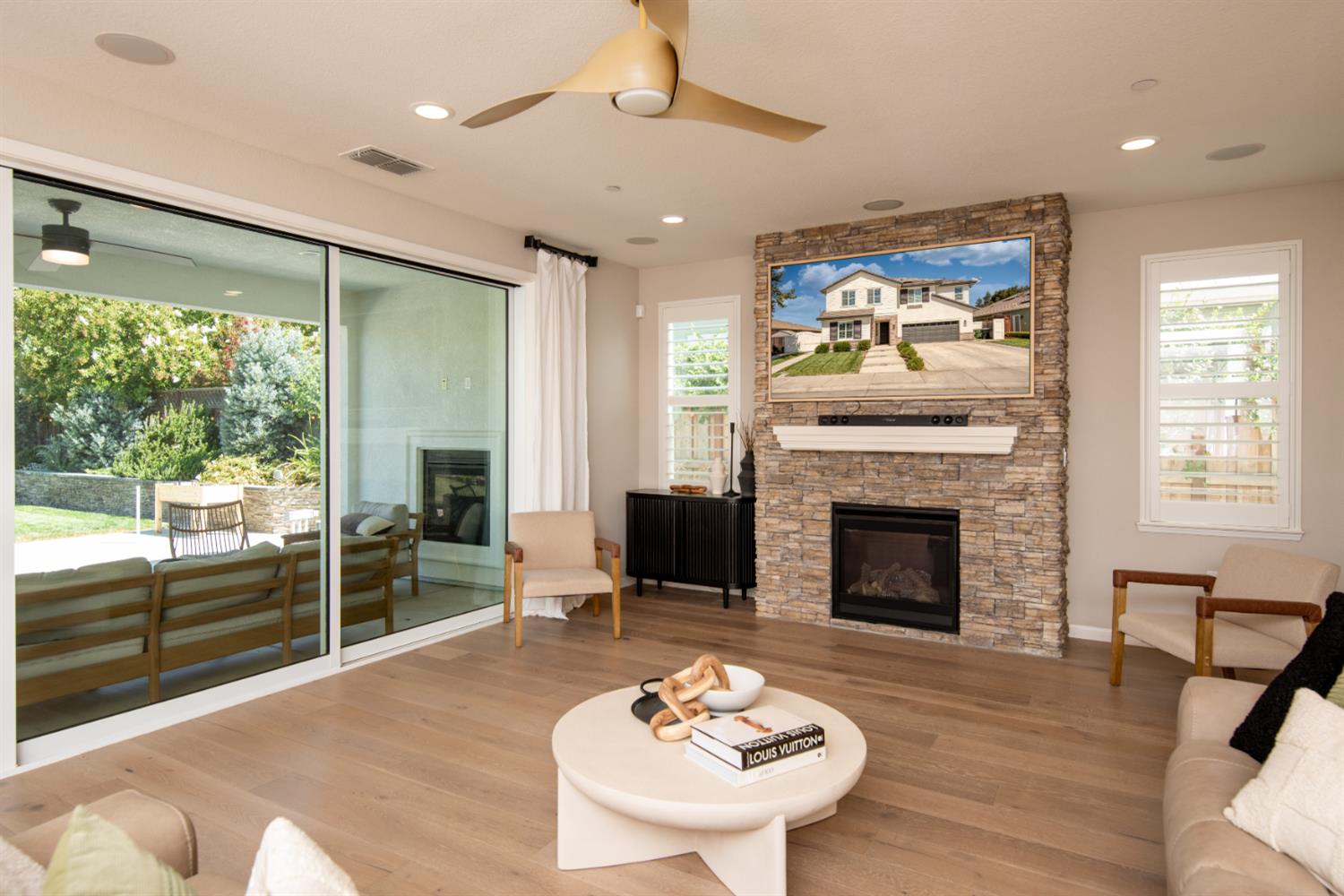 333 Franklin Ln, Ripon, CA 95366