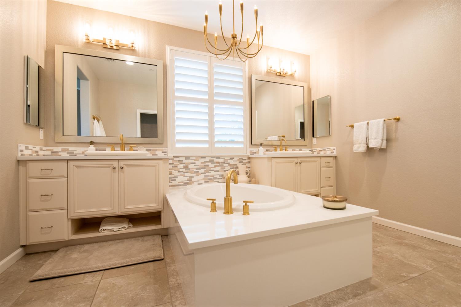 333 Franklin Ln, Ripon, CA 95366