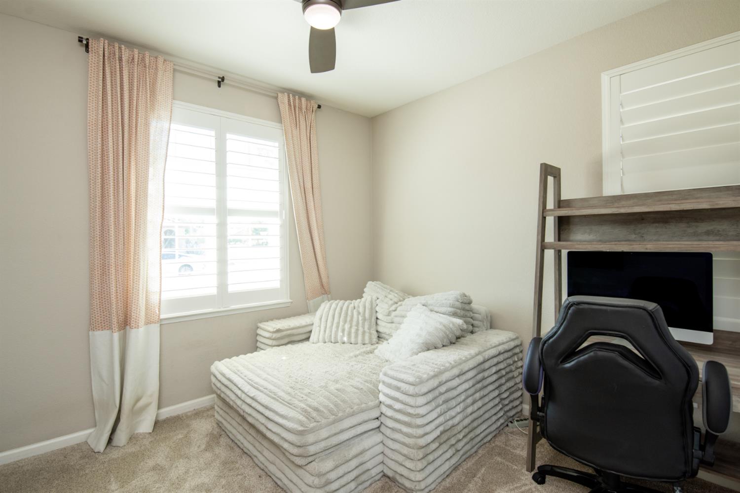 333 Franklin Ln, Ripon, CA 95366