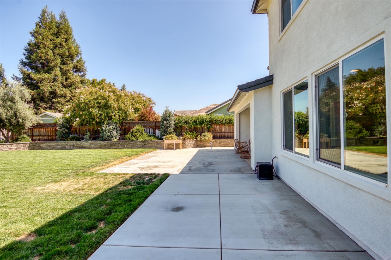 333 Franklin Ln, Ripon, CA 95366