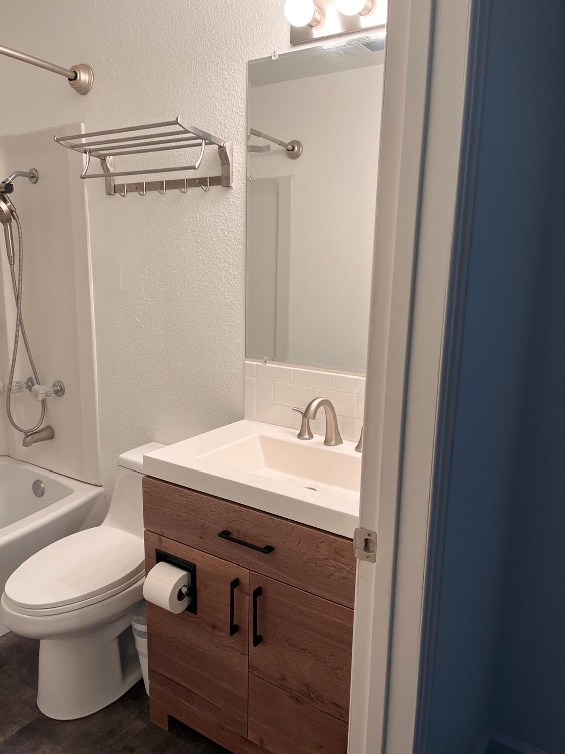 2500 Lawrence St, Ceres, CA 95307
