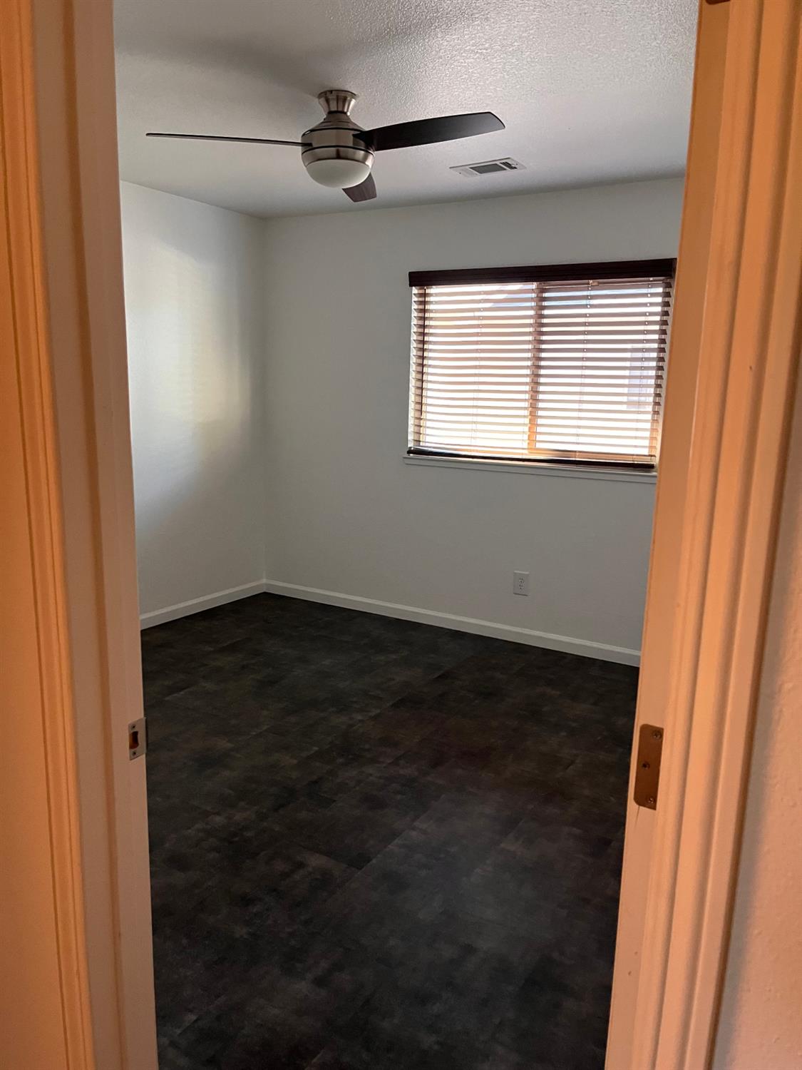 2500 Lawrence St, Ceres, CA 95307
