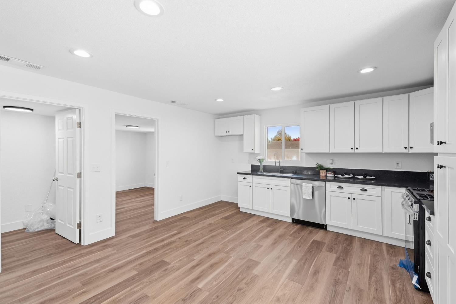 315 S J St, Madera, CA 93637