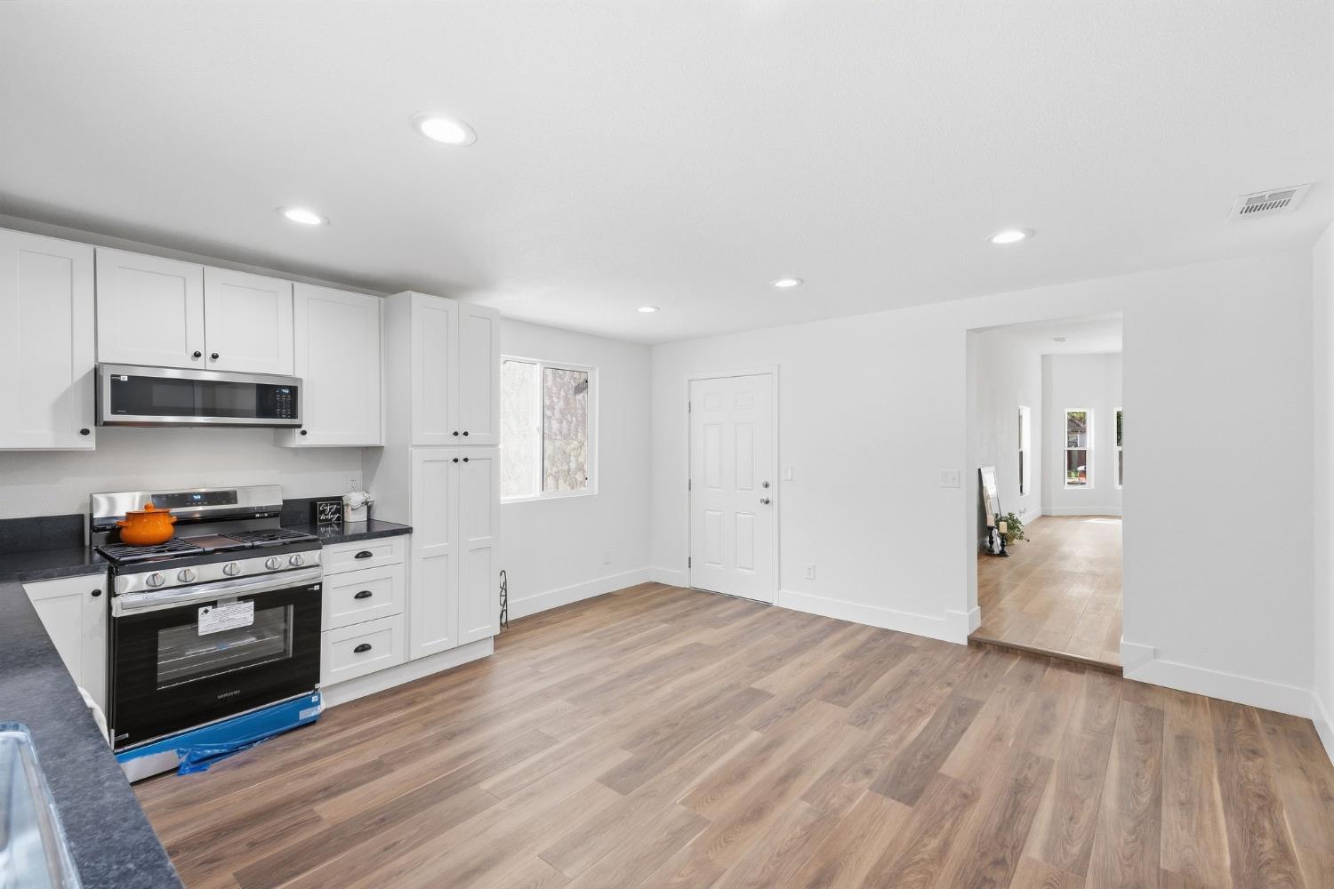 315 S J St, Madera, CA 93637