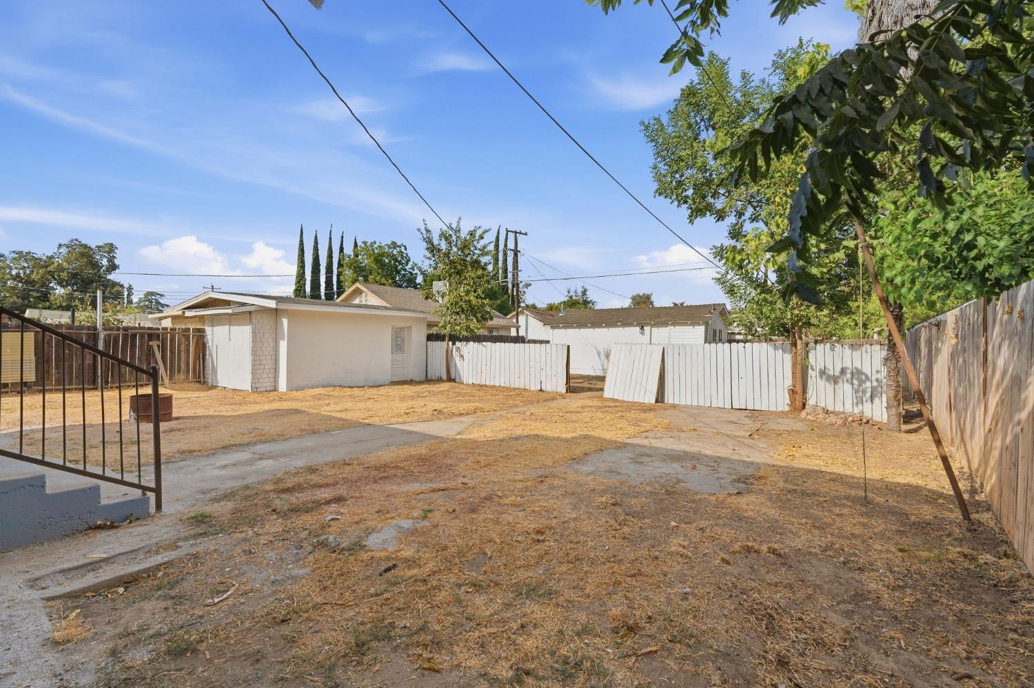 315 S J St, Madera, CA 93637