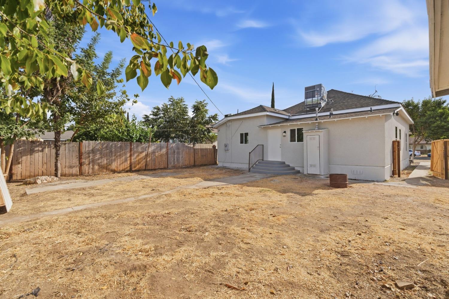 315 S J St, Madera, CA 93637