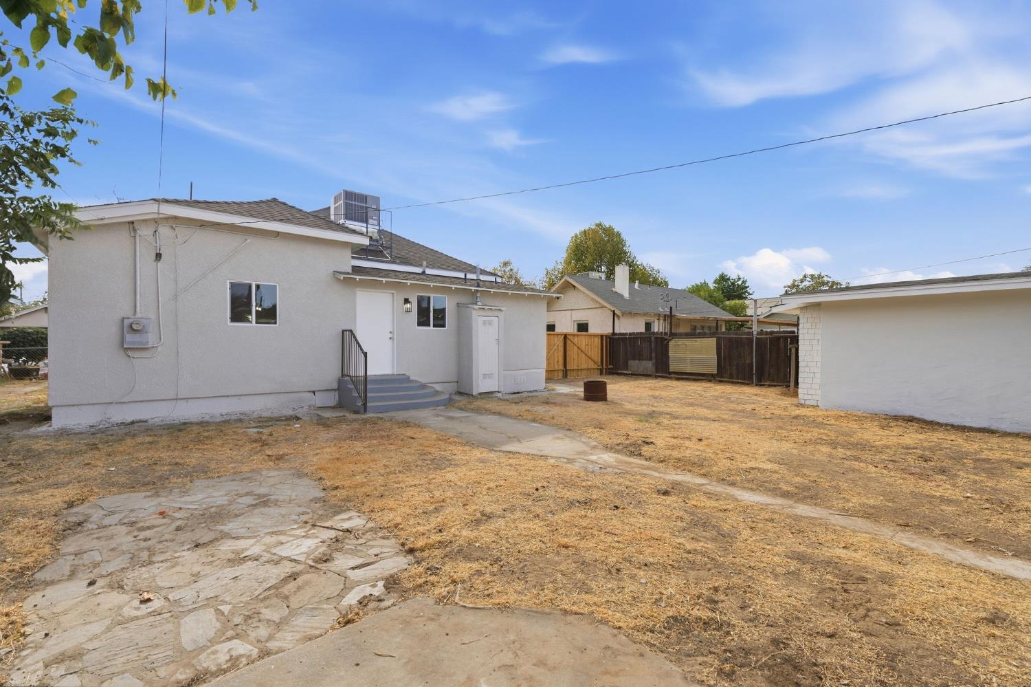 315 S J St, Madera, CA 93637