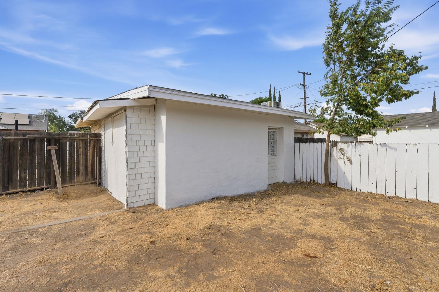 315 S J St, Madera, CA 93637