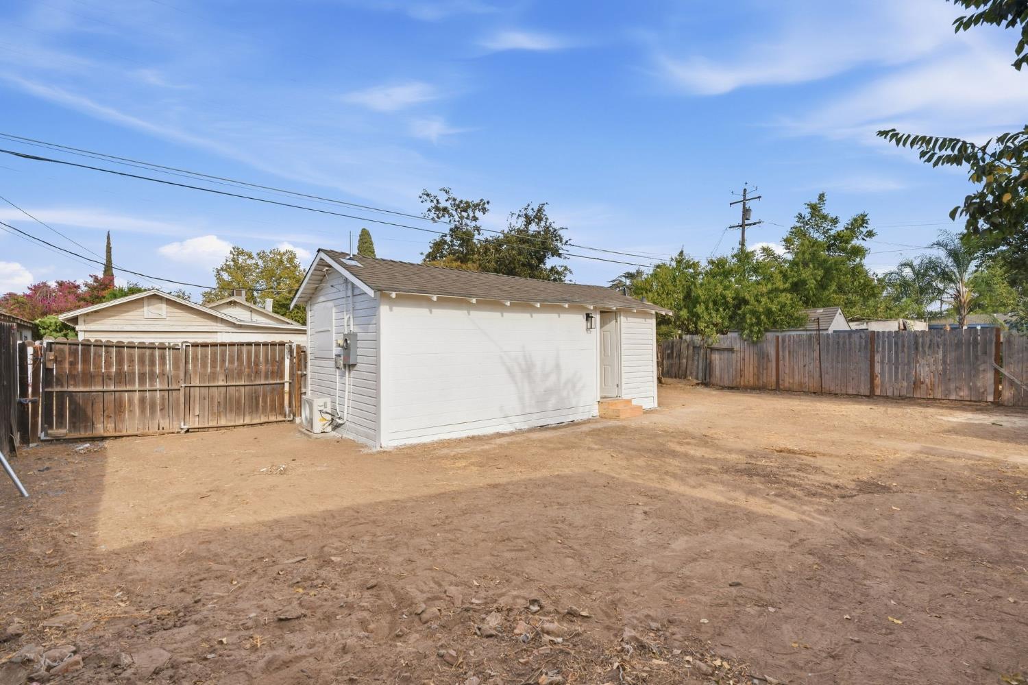 315 S J St, Madera, CA 93637