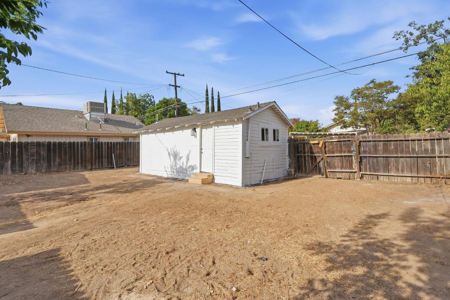 315 S J St, Madera, CA 93637