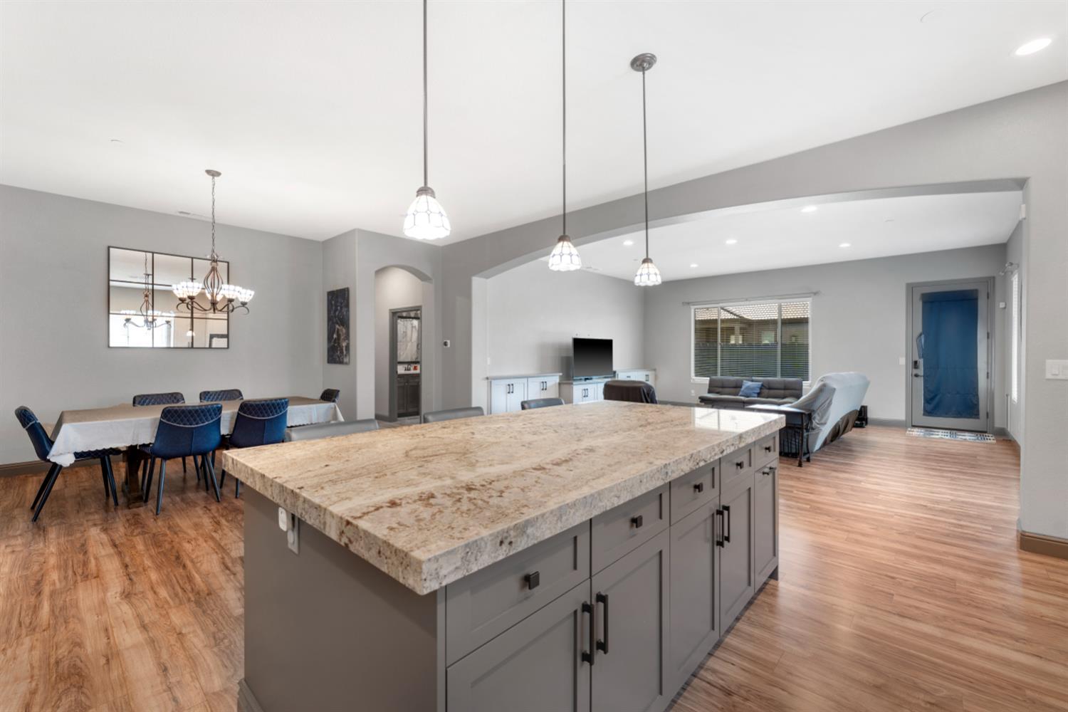 8738 N Bellagio Dr, Hilmar, CA 95324