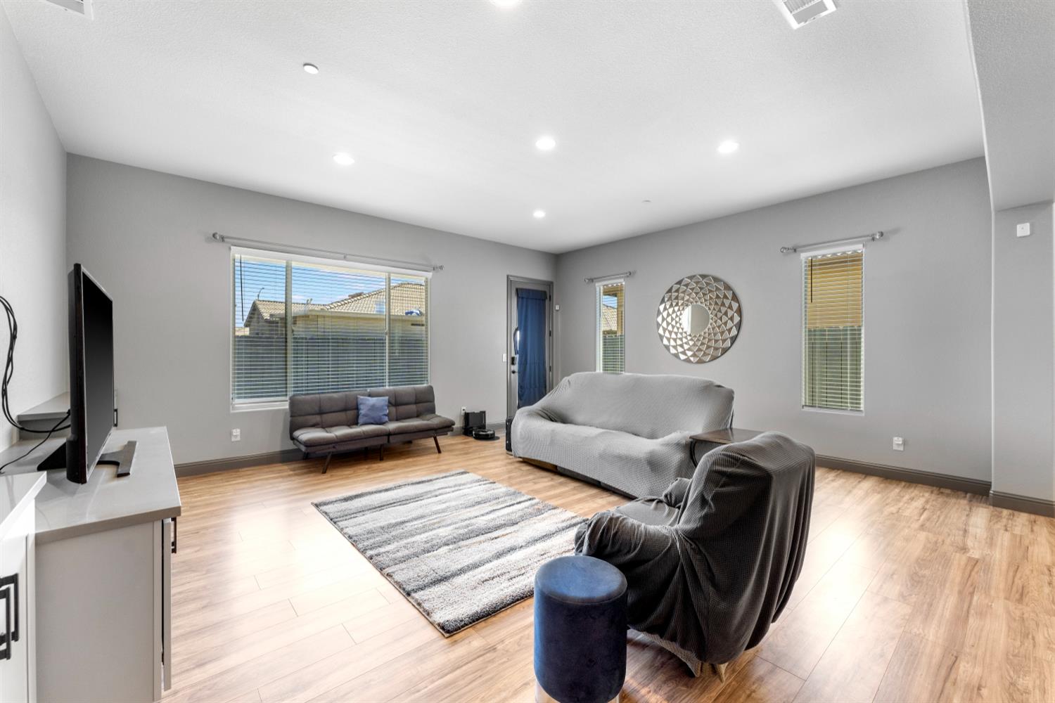 8738 N Bellagio Dr, Hilmar, CA 95324