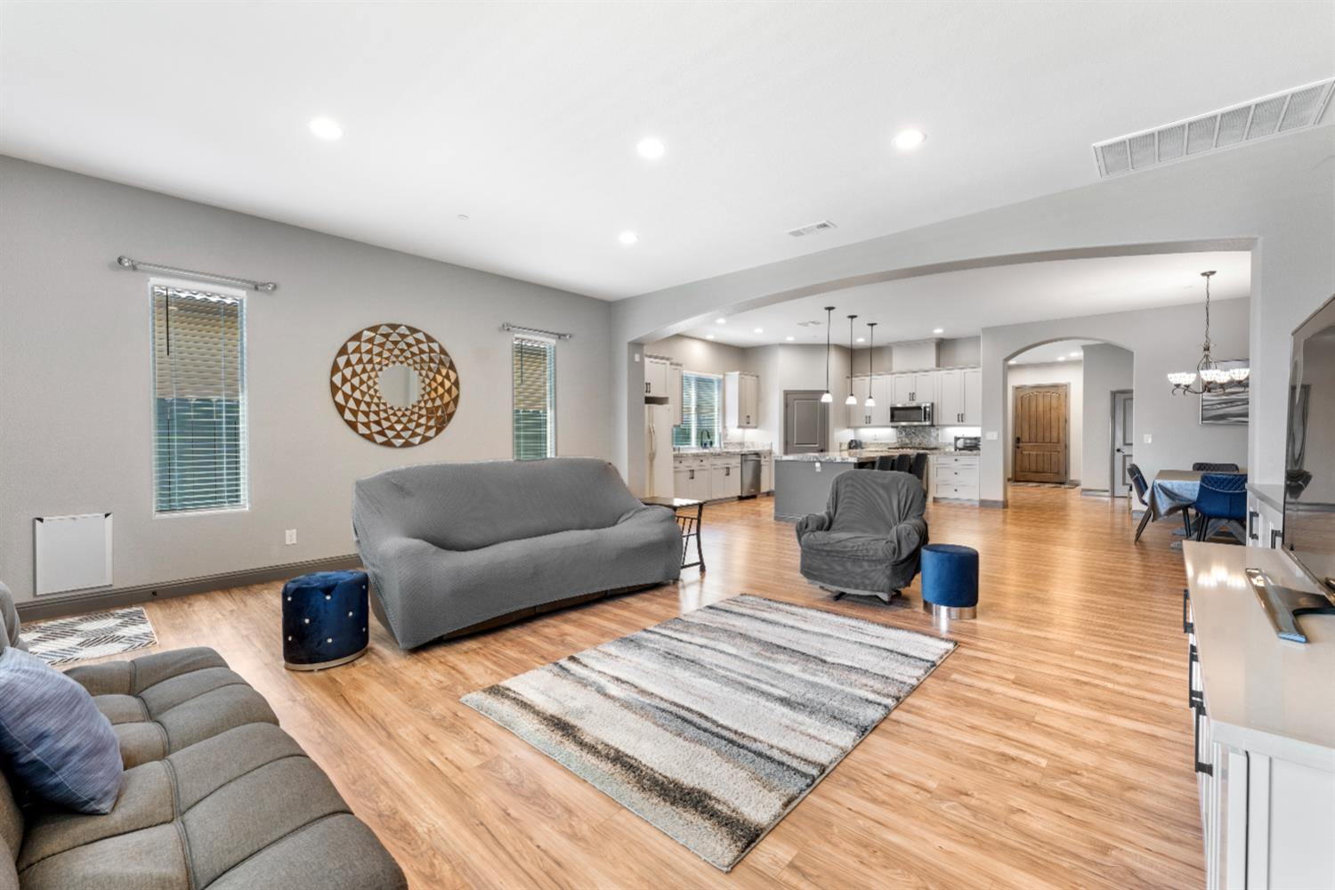 8738 N Bellagio Dr, Hilmar, CA 95324